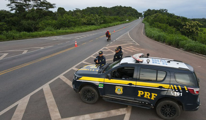 Motociclista de 31 anos morre em colisão com ônibus na BR-316, em Monsenhor Gil (Foto: Ascom/PRF) Motociclista de 31 anos morre em colisão com ônibus na BR-316, em Monsenhor Gil (Foto: Ascom/PRF)