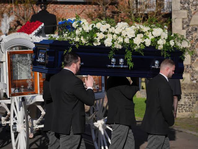 One Direction se despede de Liam Payne em emocionante funeral na Inglaterra
