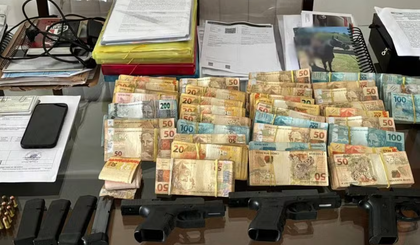 Operação apreendeu mais de R$ 200 mil em espécie e diversas armas. (Foto: Reprodução/TV Vanguarda) Operação apreendeu mais de R$ 200 mil em espécie e diversas armas. (Foto: Reprodução/TV Vanguarda)