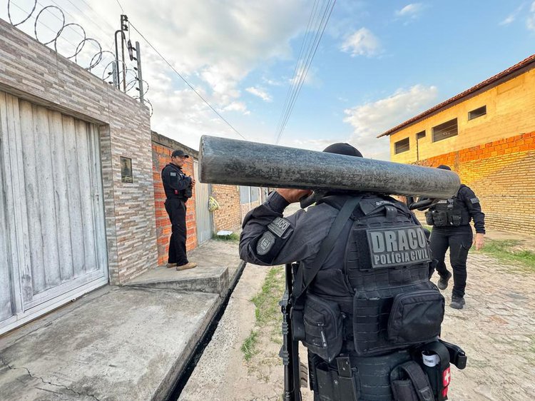 Polícia prende suspeitos de integrar facção e assassinar rivais em operação
