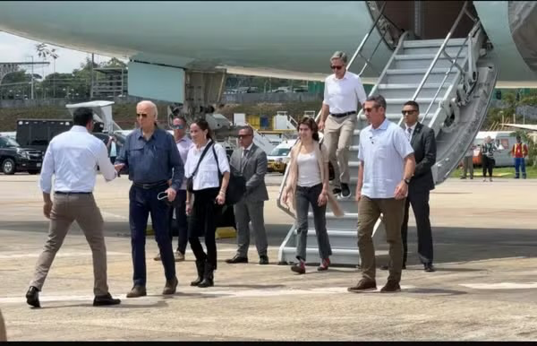 Presidente americano Joe Biden chega a Manaus