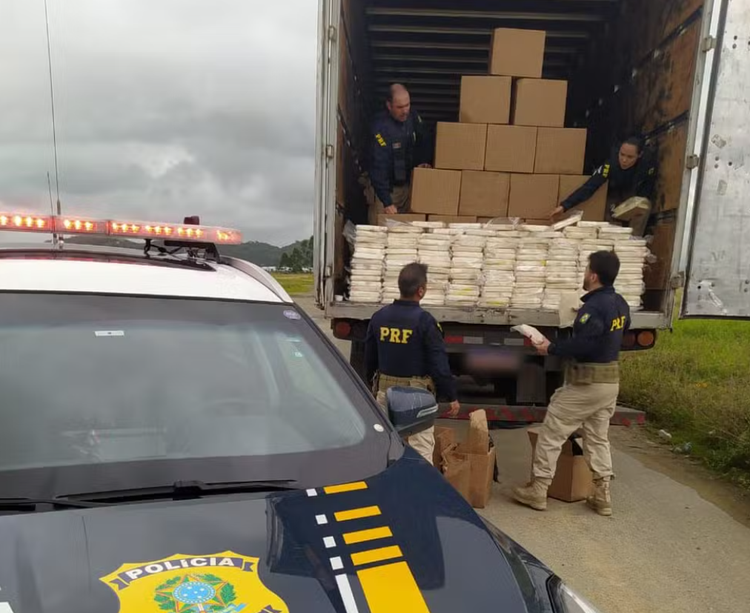 PRF apreende maior carga de cocaína da história de SC.