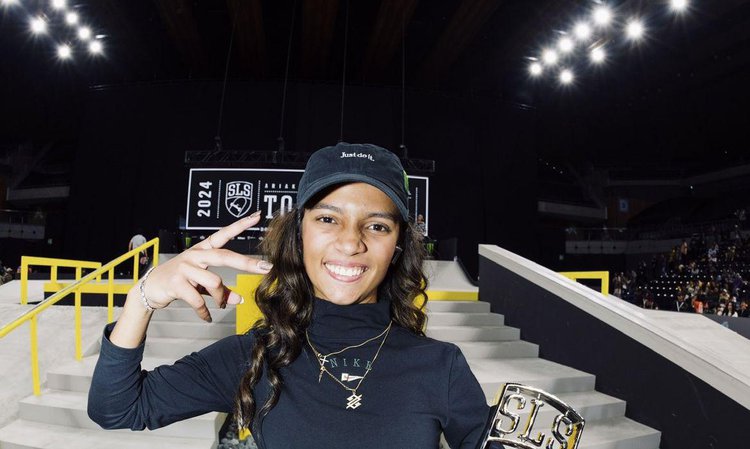 Rayssa Leal é campeã da etapa de Tóquio da SLS - circuito mundial de skate street