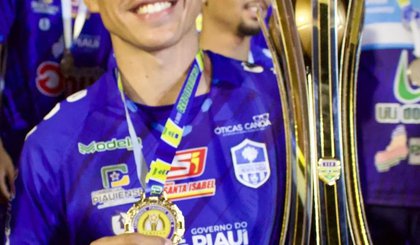Rhuann foi campeão com o Oeirense em 2023 (Foto: Thiago Reis / Oeirense) Rhuann foi campeão com o Oeirense em 2023 (Foto: Thiago Reis / Oeirense)