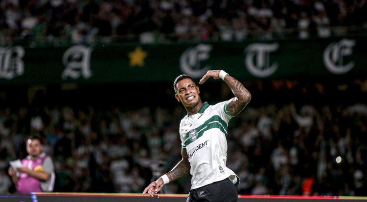 Alef Manga era um dos destaques da equipe do Coritiba.