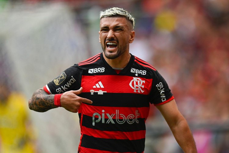 Arrascaeta passará a usar a camisa 10 em 2025.