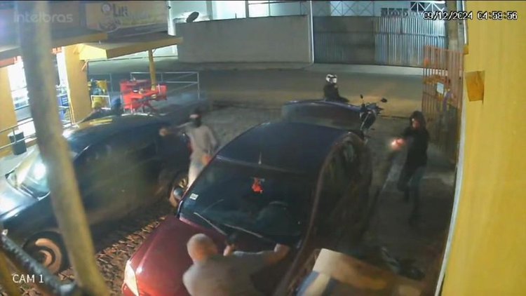 Assaltante morre e PM é baleado em troca de tiros na Zona Sudeste de Teresina