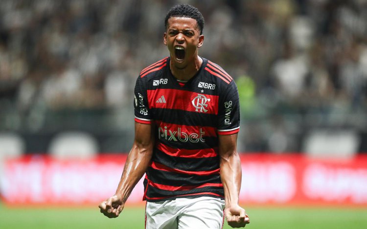 Carlinhos será o jogador mais experiente do Flamengo no início do Carioca