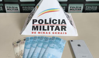 Cédulas falsas foram adquiridas pela internet. (Foto: Divulgação/Polícia Militar) Cédulas falsas foram adquiridas pela internet. (Foto: Divulgação/Polícia Militar)