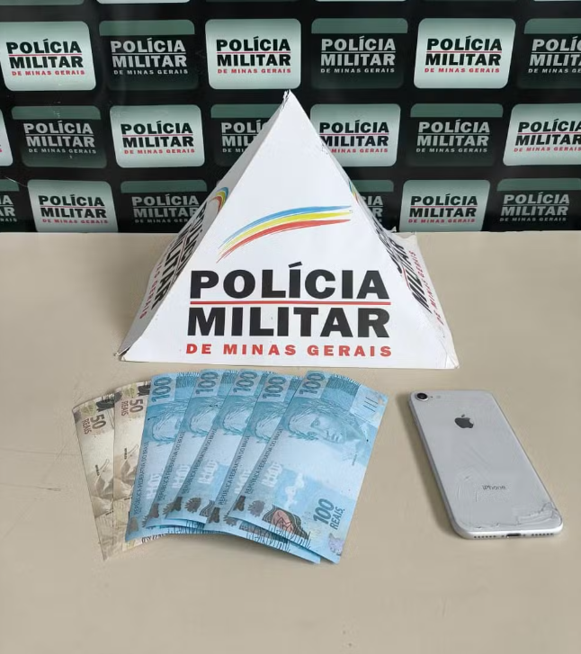 Cédulas falsas foram adquiridas pela internet.