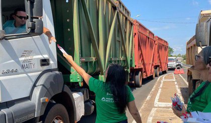 Dezembro Vermelho: Secretaria de Saúde e PRF realizam ação de conscientização sobre HIV (Foto: Divulgação / Prefeitura Municipal de Floriano)