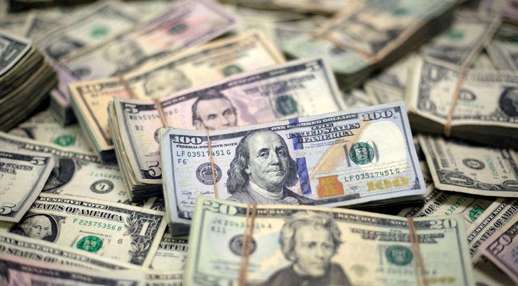 Divisa norte-americana fechou a última sessão no maior valor nominal da história.
