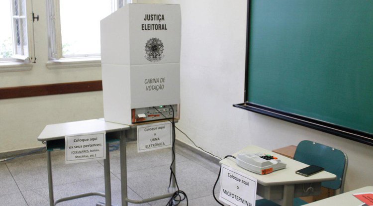 Eleitores foram às urnas em outubro.
