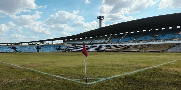 Estádio Albertão, em Teresina.
