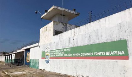 Filho é preso após tentar entregar maconha ao pai dentro de penitenciária em Altos (Foto: Reprodução)