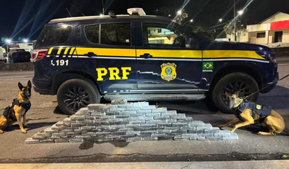 Funcionários de escolta armada foram presos em flagrante por tráfico de drogas. (Foto: Divulgação/PRF) Funcionários de escolta armada foram presos em flagrante por tráfico de drogas. (Foto: Divulgação/PRF)