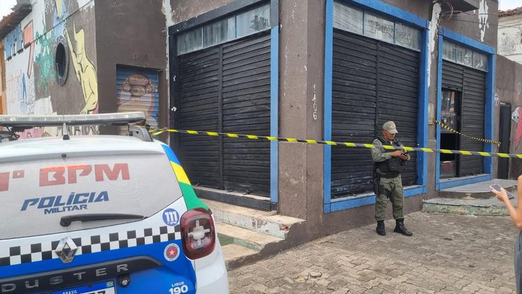 Homem tenta invadir espaço cultural no Centro de Teresina e é assassinado.