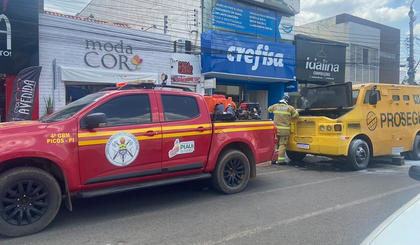 Incêndio em carro-forte causa tumulto e mobiliza equipes de emergência. (Foto: Nagyla Santos e Hítalo Almondes- Tv cidade verde)