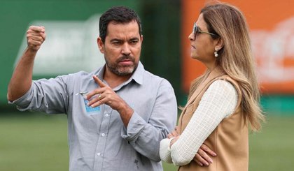 João Paulo Sampaio ao lado de Leila Pereira, presidente do Palmeiras (Foto: Cesar Greco / Palmeiras) João Paulo Sampaio ao lado de Leila Pereira, presidente do Palmeiras (Foto: Cesar Greco / Palmeiras)