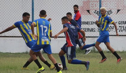 Jogo treino do Piauí sub-20 x Santana Júnior (Foto: Gil Costa/ge)