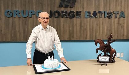 David Oka celebra nome de Jorge Batista na Praça do Cais em Floriano