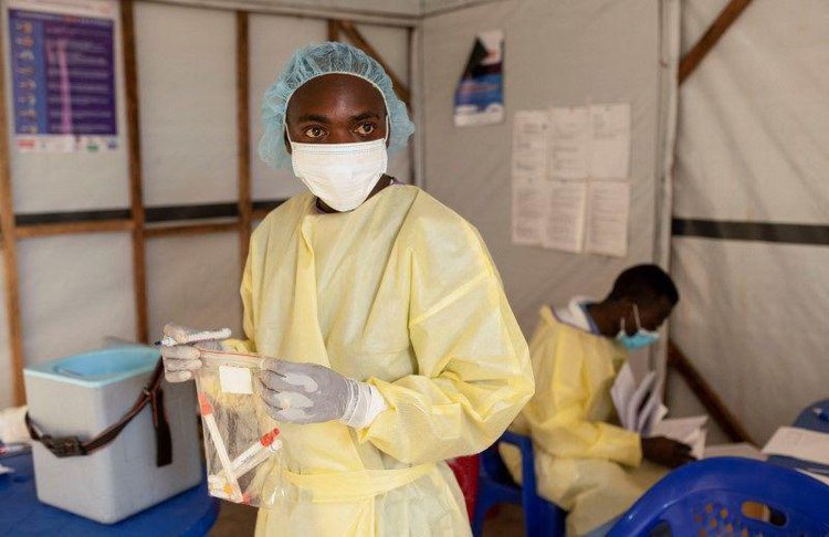 Laboratório em centro de tratamento na República Democrática do Congo.