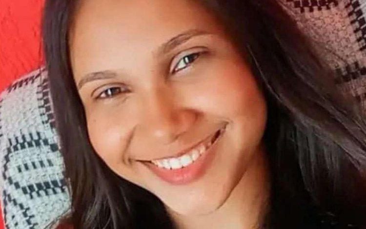Lívia Barbosa dos Santos Marques, de 18 anos.