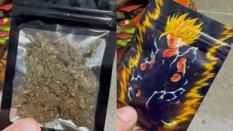 Maconha estava em pequenas embalagens com desenhos de animes.