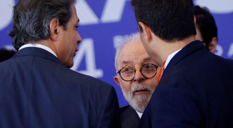 Ministro da Fazenda, Fernando Haddad, presidente Luiz Inácio Lula da Silva e presidente do Banco Central, Roberto Campos Neto, em evento do G20 em Brasília