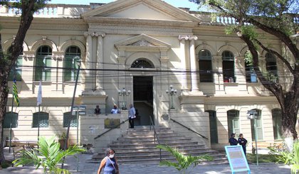Palácio da Cidade de Teresina, sede da Prefeitura Municipal de Teresina (PMT), localizado na Praça da Bandeira, 860, no Centro da capital. (Foto: Lucas Marreiros/g1) Palácio da Cidade de Teresina, sede da Prefeitura Municipal de Teresina (PMT), localizado na Praça da Bandeira, 860, no Centro da capital. (Foto: Lucas Marreiros/g1)