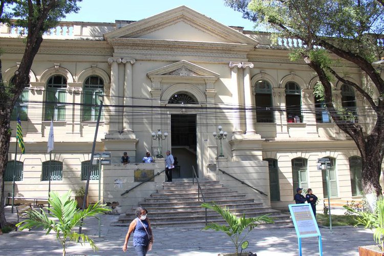 Palácio da Cidade de Teresina, sede da Prefeitura Municipal de Teresina (PMT), localizado na Praça da Bandeira, 860, no Centro da capital.