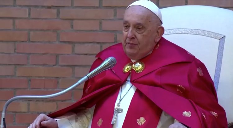 Papa abre 'Porta Santa' especial para o Jubileu Católico em prisão de Roma.