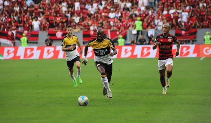 Pela 37a rodada do Campeonato Brasileiro, Tigre entra em campo pressionado e visando a permanência na elite do futebol nacional (Foto: Celso da Luz / Assessoria de imprensa Criciúma E.C.) Pela 37a rodada do Campeonato Brasileiro, Tigre entra em campo pressionado e visando a permanência na elite do futebol nacional (Foto: Celso da Luz / Assessoria de imprensa Criciúma E.C.)