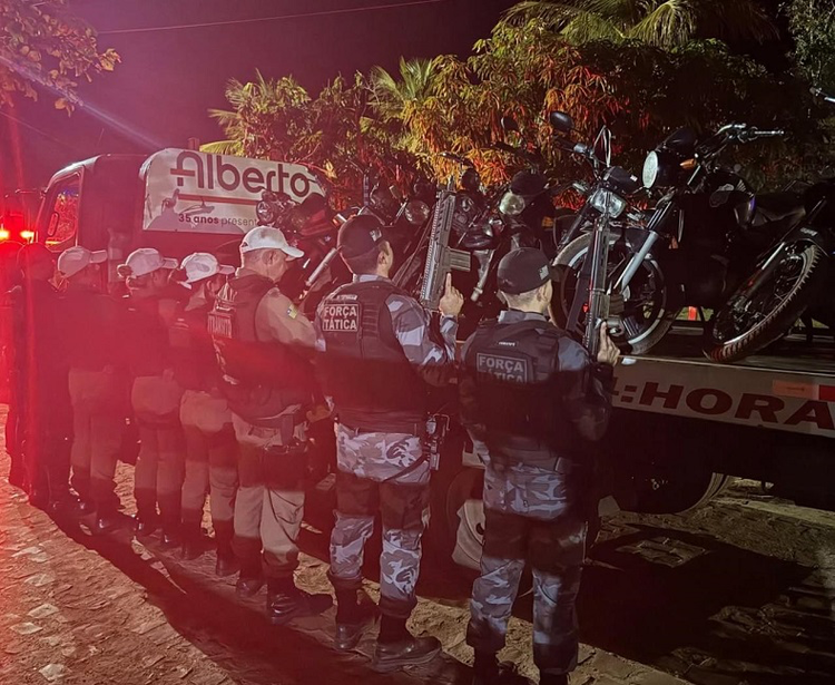PM apreende 10 motocicletas durante “rolezinho” em Picos no feriado de Natal.