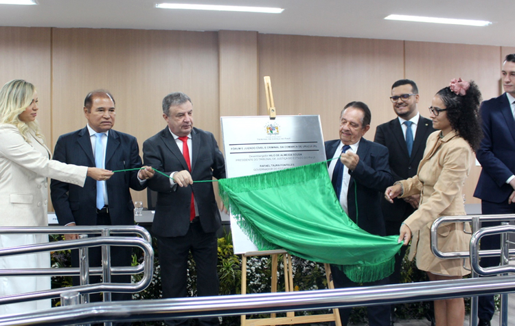 Presidente do TJ inaugura novo fórum na cidade de Uruçuí.