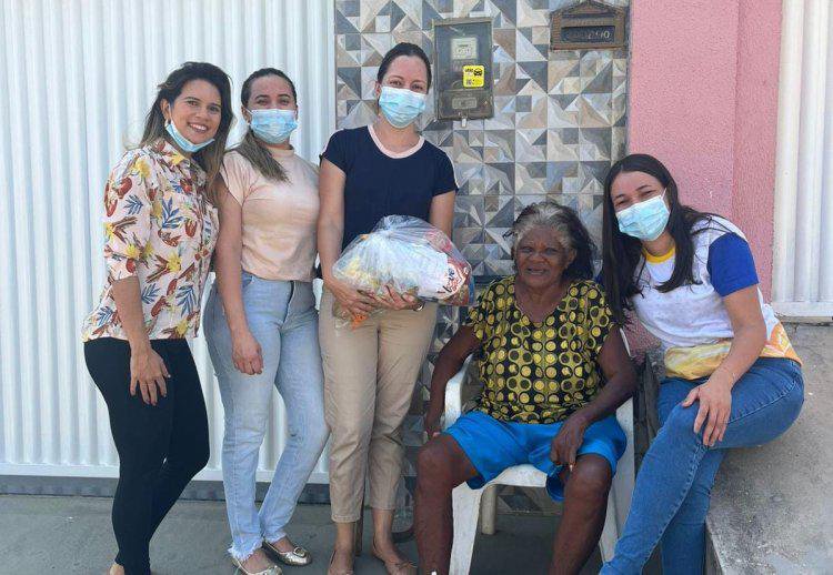 Programa Melhor em Casa entrega cestas básicas para usuários em situação de vulnerabilidade