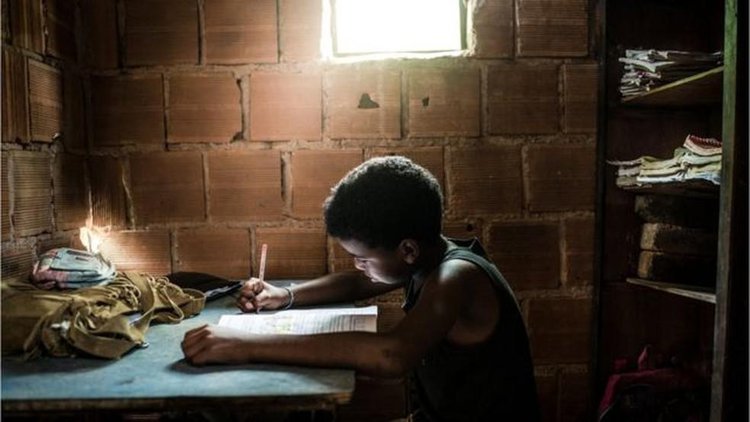 Quase metade da população do Piauí é pobre e cerca de 70% está abaixo do índice nacional de estudo, diz IBGE