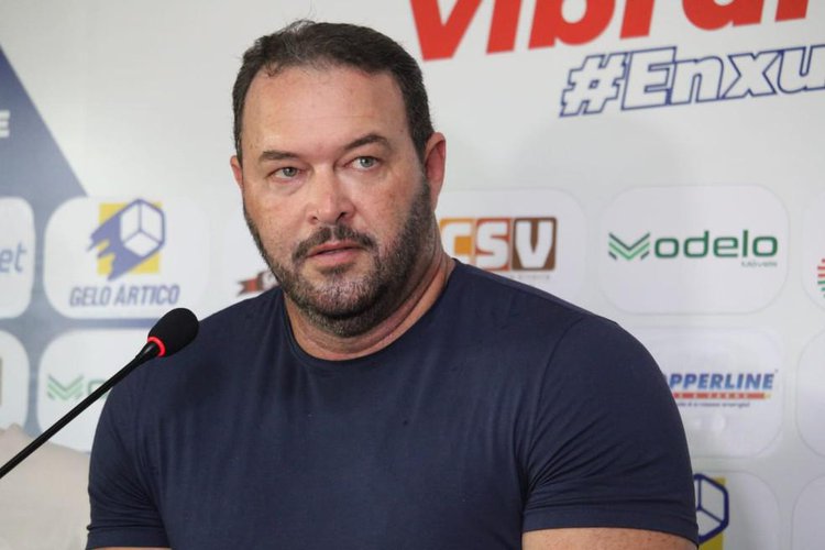 Roberto Fernandes, técnico do Piauí