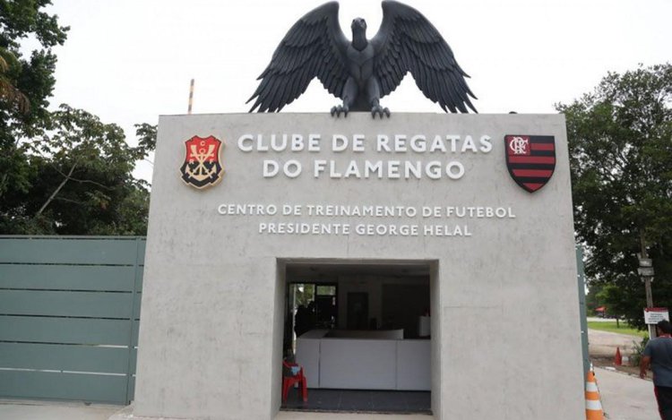 Rubro-Negro enfrenta o time catarinense, adversário direto do Fluminense na briga contra o rebaixamento do Brasileirão.