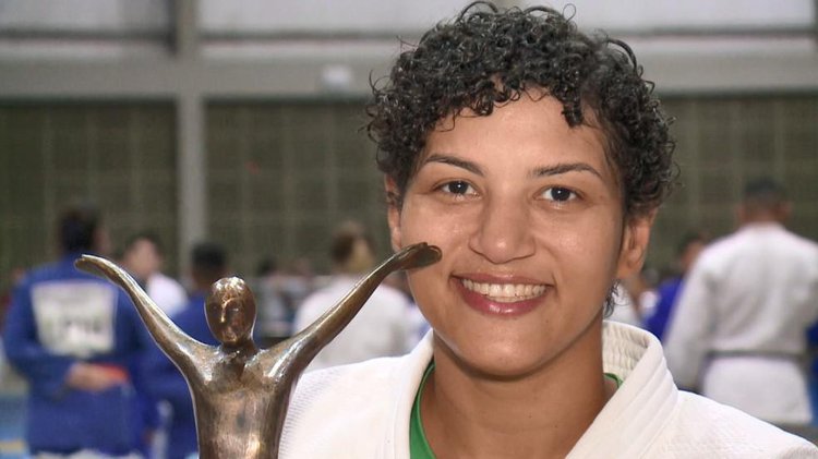 Sarah Menezes, técnica de judô