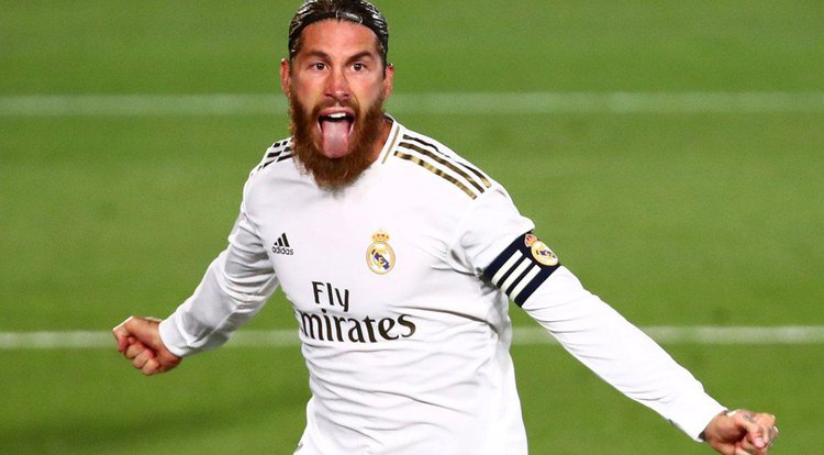 Sergio Ramos comemora gol em jogo do Real Madrid pelo Campeonato Espanhol