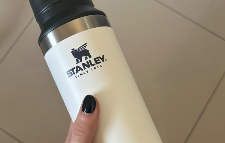 Stanley convoca recall de 401 mil garrafas térmicas por risco de queimaduras.