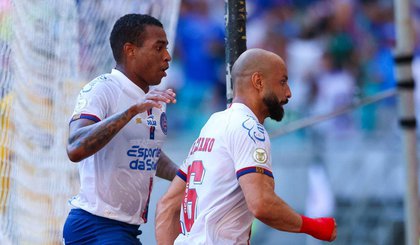 Thaciano faz gol para garantir vaga histórica para o Bahia (Foto: Rafael Rodrigues e Catarina Brandão/EC Bahia) Thaciano faz gol para garantir vaga histórica para o Bahia (Foto: Rafael Rodrigues e Catarina Brandão/EC Bahia)