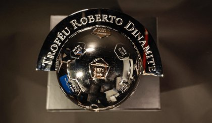 Troféu Roberto Dinamite. (Foto: Rafael Ribeiro/CBF) Troféu Roberto Dinamite. (Foto: Rafael Ribeiro/CBF)