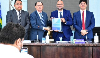 2343 (Foto: Divulgação/Câmara Municipal de Floriano)