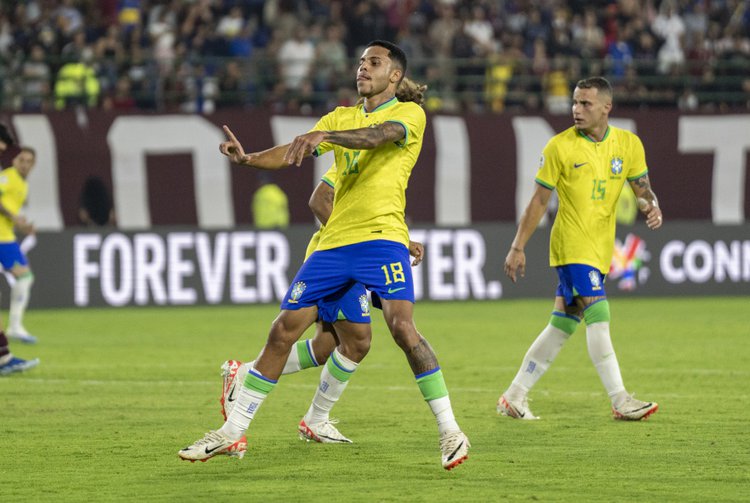 Alexsander marcou o gol do Brasil no segundo tempo