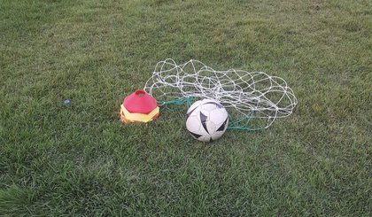 bola treino campo futebol (Foto: Léia Alencar)