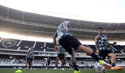 No estádio Nilton Santos, elenco alvinegro encerra preparação para duelo com o Aurora, pela Libertadores (Foto: VÍtor Silva/Instagram/BFR)