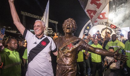 Inauguração da Estátua de Roberto Dinamite no Estádio São Januário em 28 de abril de 2022 (Foto: Daniel Ramalho/Vasco da Gama)