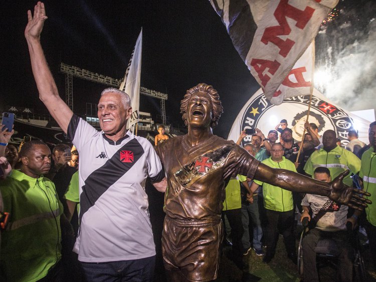 Inauguração da Estátua de Roberto Dinamite no Estádio São Januário em 28 de abril de 2022